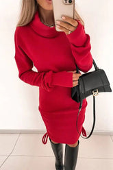 Figurbetontes Rollkragenkleid mit Kordelzug